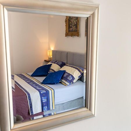 Self Check-In Apartment With Jacuzzi Mostar Bagian luar foto