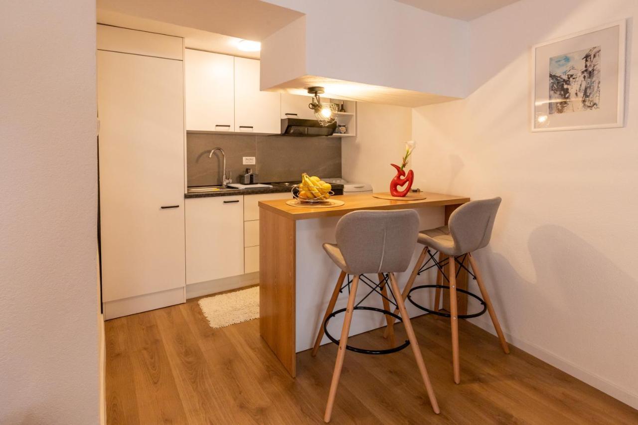 Self Check-In Apartment With Jacuzzi Mostar Bagian luar foto